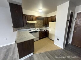 47 Sanford St, Unit Apt #7 in Bangor, ME - Building Photo