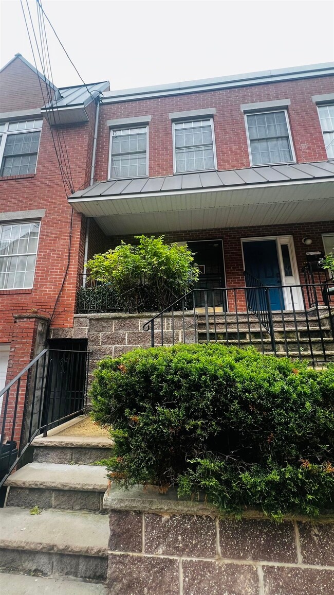 property at 20 Manning Ave