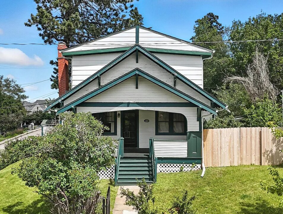 212 May St in Lead, SD - Foto de edificio