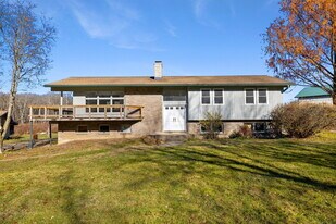 475 Parum Rd in Colchester, CT - Building Photo