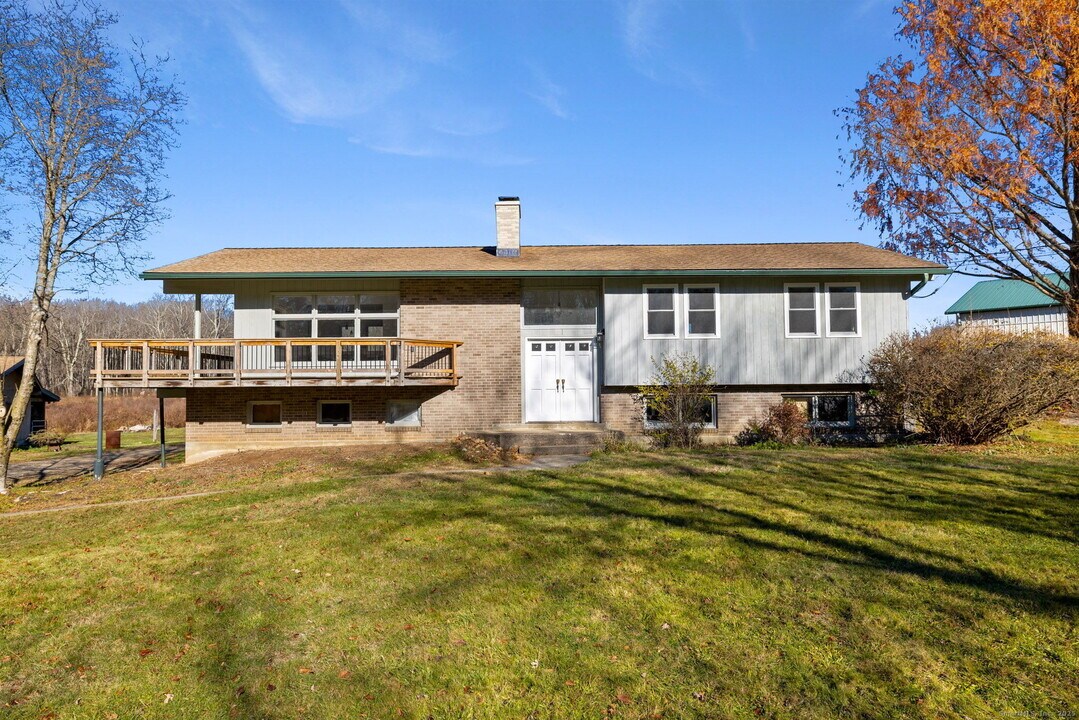 475 Parum Rd in Colchester, CT - Building Photo