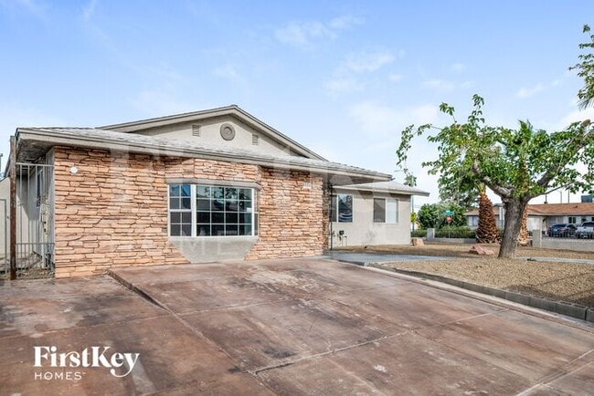 4684 El Canasta Way in Las Vegas, NV - Building Photo - Building Photo