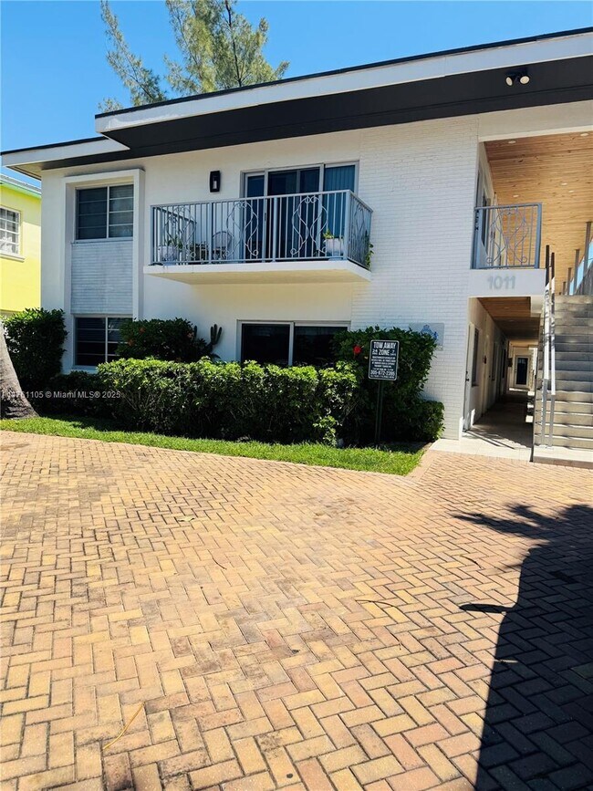 1011 Euclid Ave-Unit -3 in Miami Beach, FL - Building Photo - Building Photo
