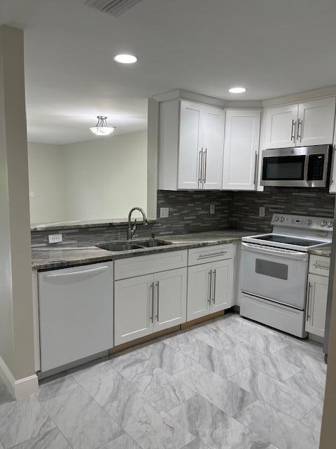 9826 Kamena Cir in Boynton Beach, FL - Building Photo - Building Photo