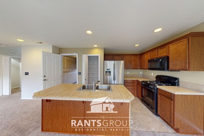 6733 Blade St SE in Lacey, WA - Building Photo - Building Photo