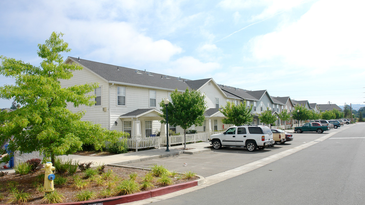 Windsor Park Apartments in Windsor, CA - Building Photo