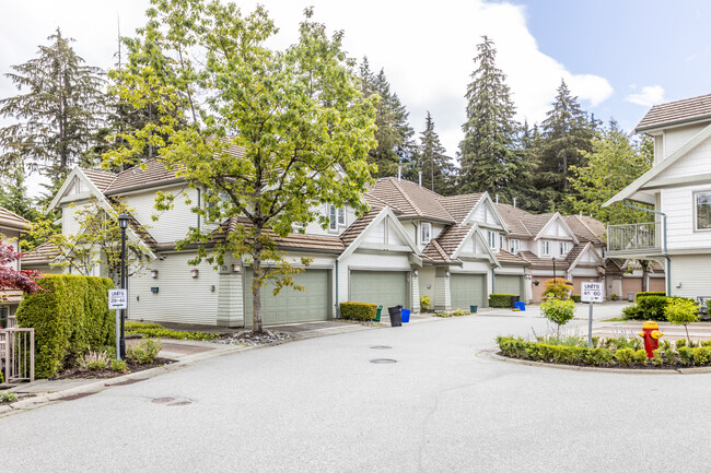2351 Parkway Blvd in Coquitlam, BC - Building Photo - Building Photo