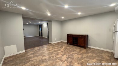375 Lakeview Dr in Waterloo, ON - Building Photo - Building Photo