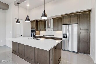 828 Eltham Dr in Horizon City, TX - Building Photo - Building Photo