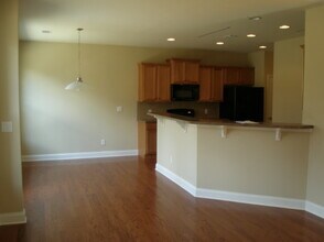 6015 Falls Landing Dr in Cumming, GA - Building Photo - Building Photo
