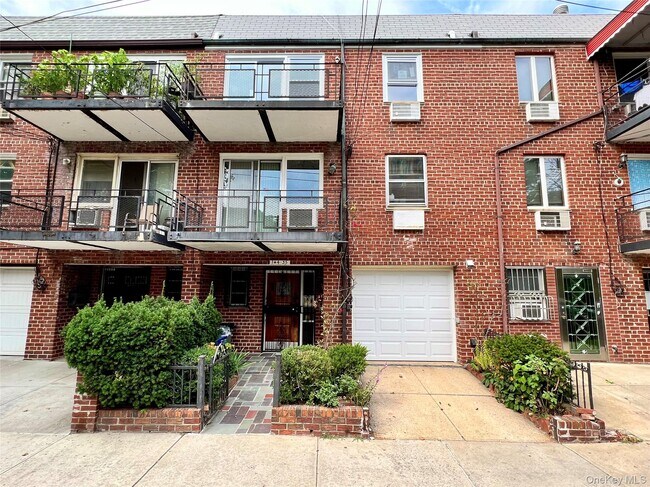 144-35 38th Ave in Queens, NY - Foto de edificio - Building Photo