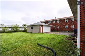 4801 Oak Park Dr in Louisville, KY - Building Photo - Building Photo