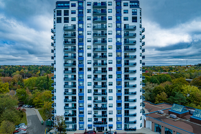 Riverside Residences On The Park in Guelph, ON - Building Photo - Building Photo