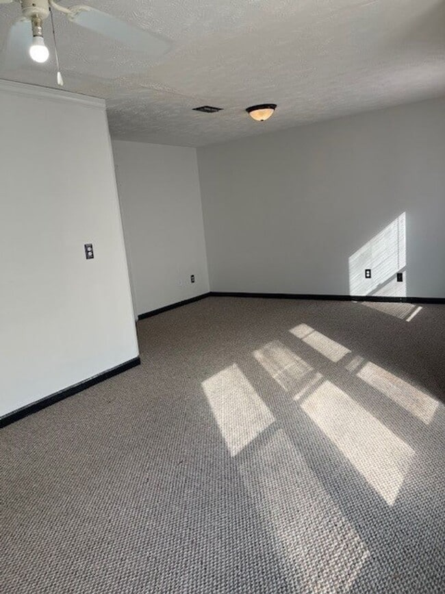 6800 Willowbrook Dr in Fayetteville, NC - Foto de edificio - Building Photo