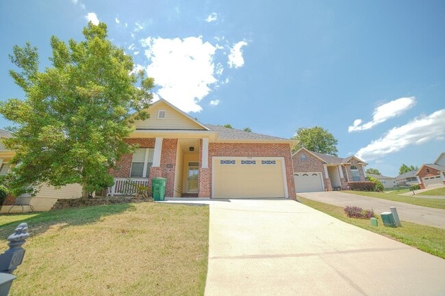 property at 5569 Hampton Hill Cir