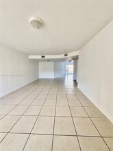 10901 NW 88th Ter, Unit 803 in Doral, FL - Building Photo - Building Photo