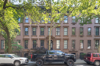 436 E 87th St in New York, NY - Building Photo - Building Photo