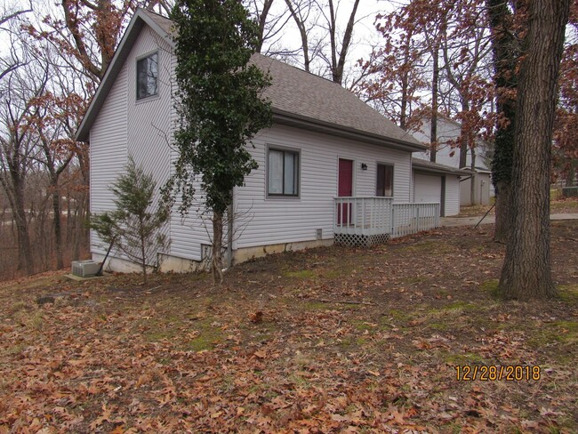 84 Wilmore Rd in Lake Ozark, MO - Building Photo - Building Photo