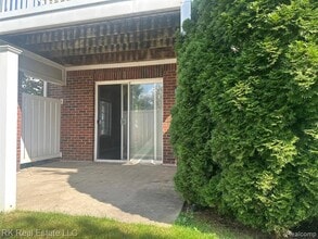 3581 Reeves Dr in Melvindale, MI - Building Photo - Building Photo