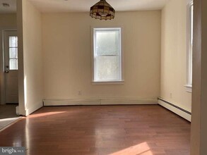 17 Hart Ave in Hopewell, NJ - Building Photo - Building Photo