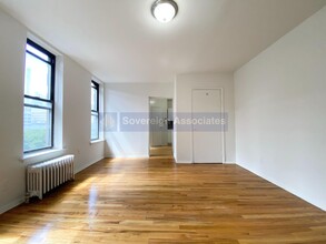 401 E 68th St in New York, NY - Building Photo - Building Photo