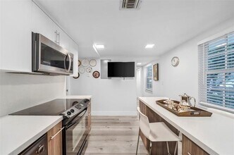 903 Cypress Grove Dr in Pompano Beach, FL - Building Photo - Building Photo