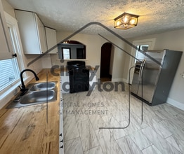 14 Highland St in Franklin, OH - Building Photo - Building Photo