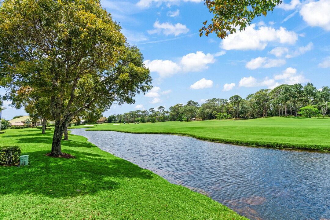 17629 Ashbourne Ln in Boca Raton, FL - Building Photo