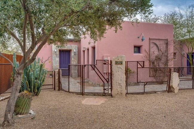 property at 935 S Meyer Ave