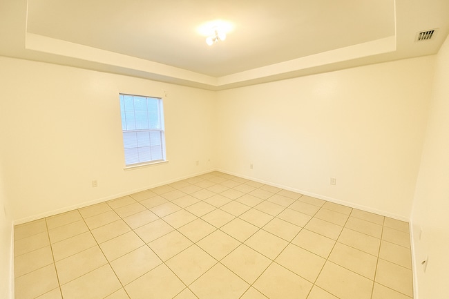 2410 W Hackberry Ave, Unit 2 in McAllen, TX - Foto de edificio - Building Photo