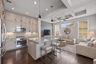 915 Banyon St in Austin, TX - Building Photo - Building Photo