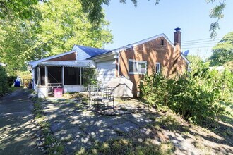 28622 Milton Ave in Warren, MI - Building Photo - Building Photo