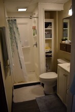 34 S Adams St in Akron, OH - Foto de edificio - Building Photo