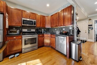 673 E 2nd St, Unit 1 in Boston, MA - Building Photo - Building Photo