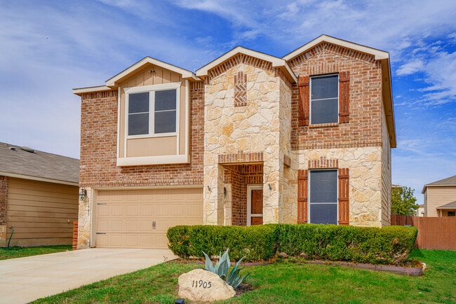 11905 Fieldcrest Run in San Antonio, TX - Building Photo - Building Photo