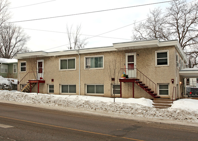 100 Belvidere St E in St. Paul, MN - Building Photo - Building Photo