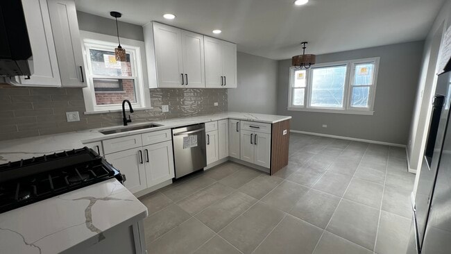 property at 552 Manistee Ave