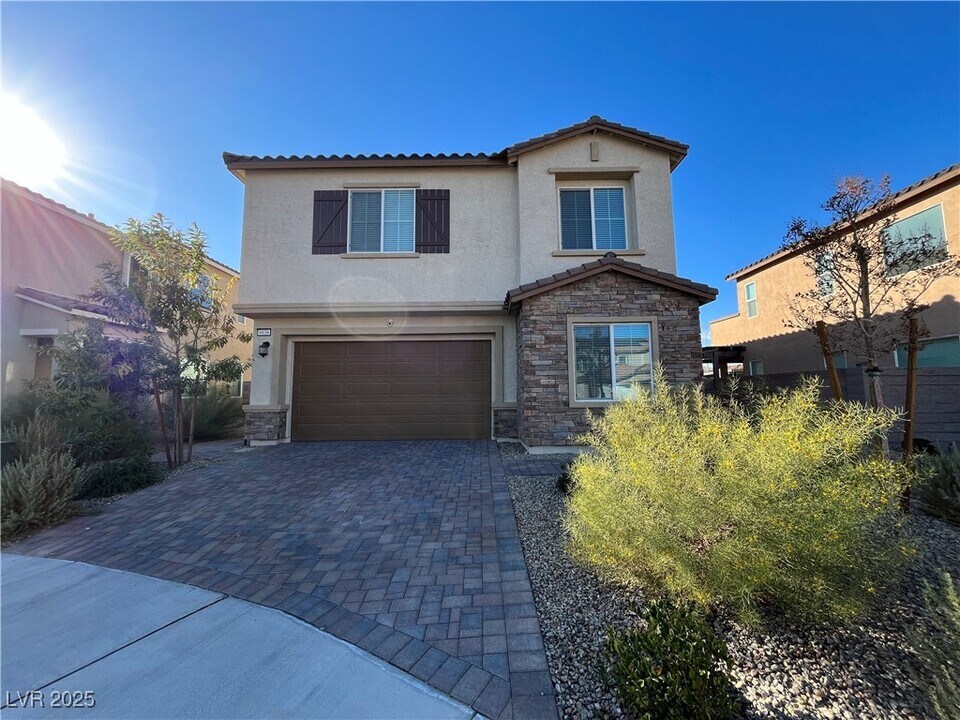 9839 Berkley Brk Ct in Las Vegas, NV - Building Photo