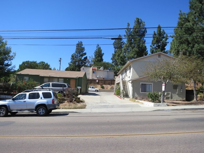 1149 Alturas Rd in Fallbrook, CA - Building Photo - Building Photo