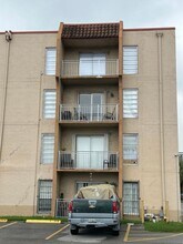 4713 NW 7th St in Miami, FL - Building Photo - Building Photo