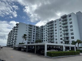 3450 S Ocean Blvd in Palm Beach, FL - Building Photo