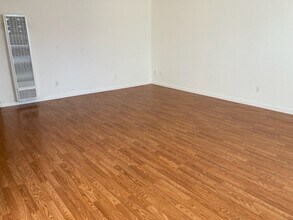 2072 Bluebell Dr in Santa Rosa, CA - Building Photo - Building Photo