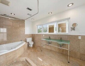 115 Lake Shore Dr E in Palm Harbor, FL - Building Photo - Building Photo