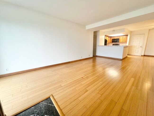 2599 Walnut Ave in Signal Hill, CA - Building Photo - Building Photo
