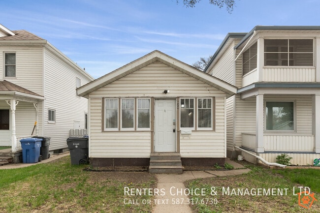 property at 820 Balmoral St SE