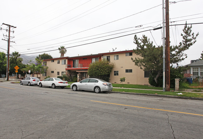 1524 Grismer Ave in Burbank, CA - Building Photo - Building Photo