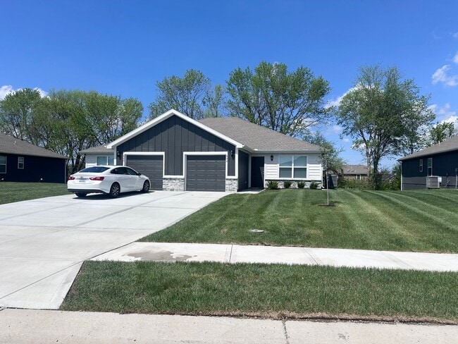 620-622 Fall Meadow Ln in Belton, MO - Building Photo - Building Photo