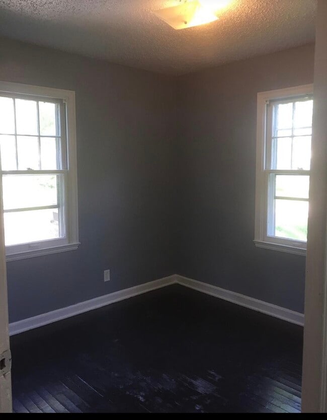 4220 E 69th St in Kansas City, MO - Building Photo - Building Photo