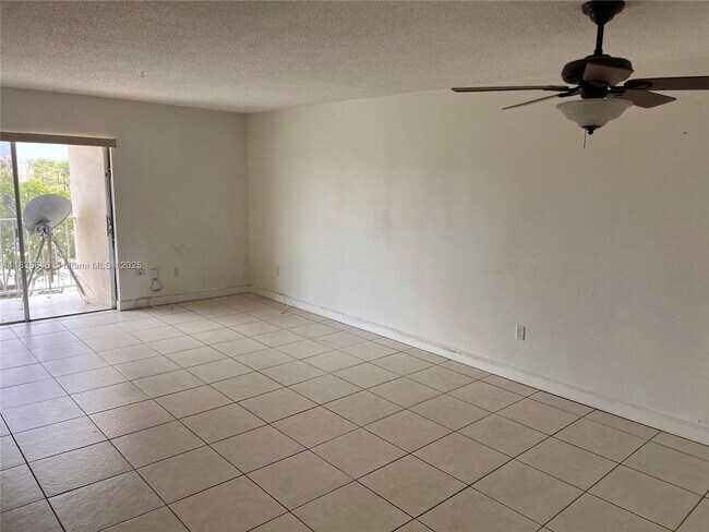 7727 SW 86th St in Miami, FL - Building Photo - Building Photo