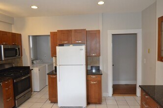 34 Channing St in Newton, MA - Building Photo - Building Photo